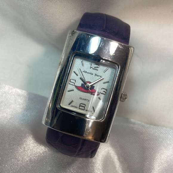 Red Hat Club Ladies Watch - Picture 4 of 4